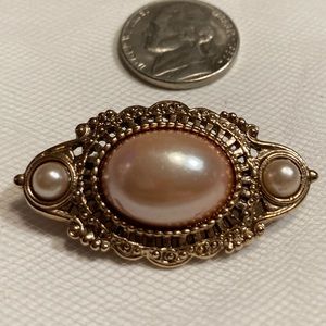 Pink pearl and rose gold brooch (vintage)